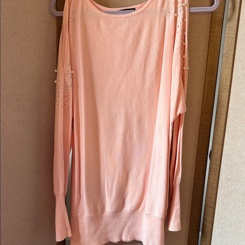 VENUS cold shoulder Knit Top medium